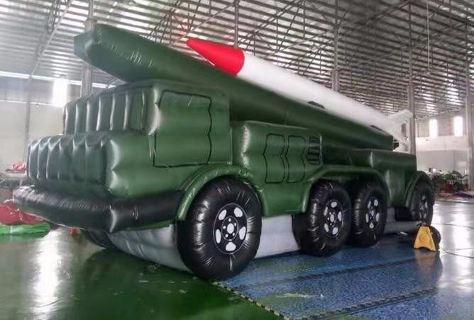 临桂部队小型导弹车